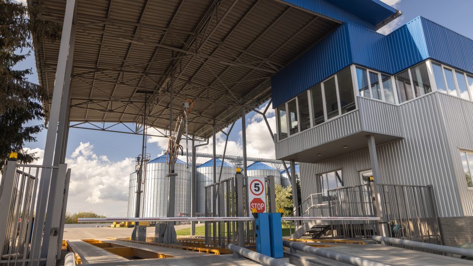 grain terminal, grain storage elevator